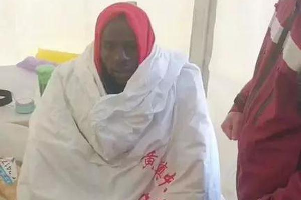 利拉德：霍勒迪想穿0号被我婉拒了🤣他在鹈鹕时我就招募过他